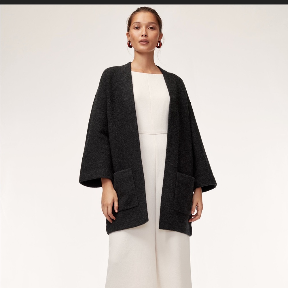 Aritzia brullon sweater. Open front with pockets.